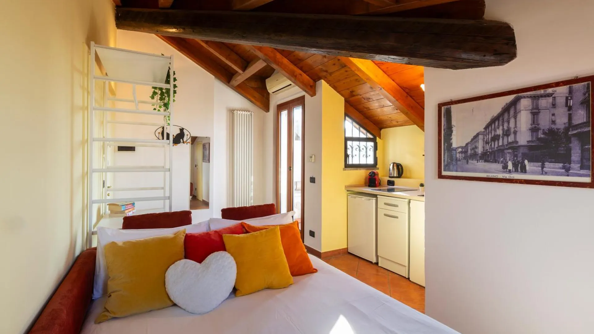 Apartament Mansarde Belvedere Duomo Mediolan